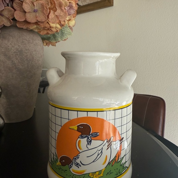 White Ceramic Vase with Duck Design farmhouse - Picture 3 of 5